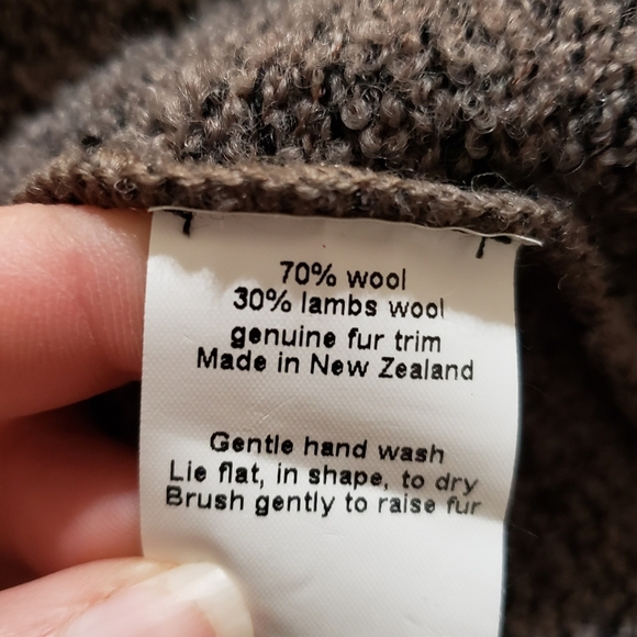 Seriously Twisted New Zealand Gray Lambswool Knit with Possom Fur Cardig… - Picture 5 of 7